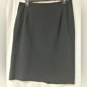 C est Ateller size 4 black lined skirt zippered closure